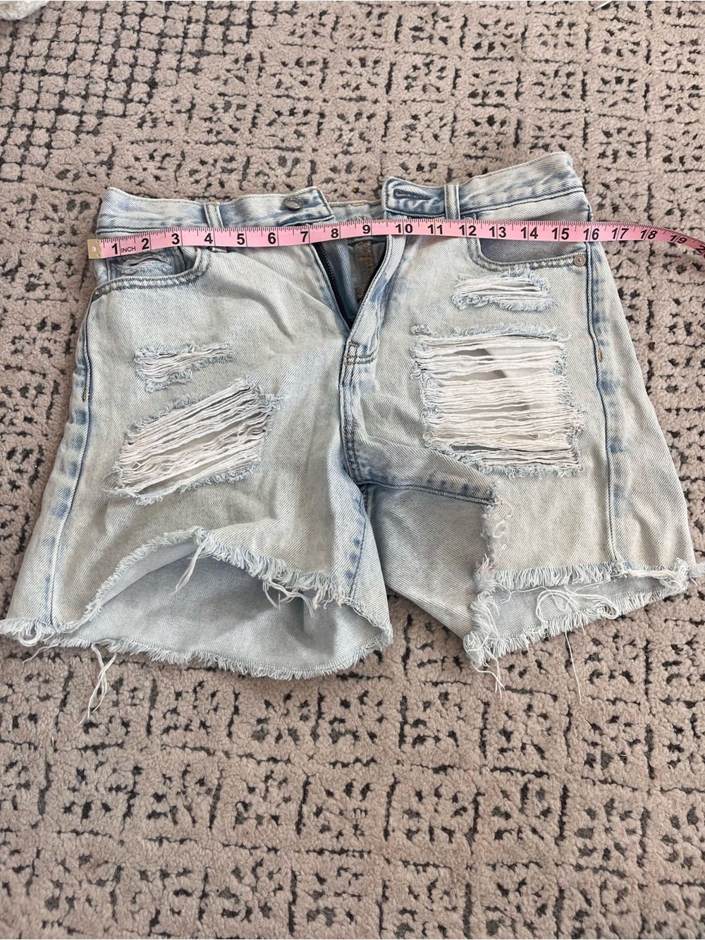 American Eagle light wash mom jean shorts size M - Picture 7 of 9